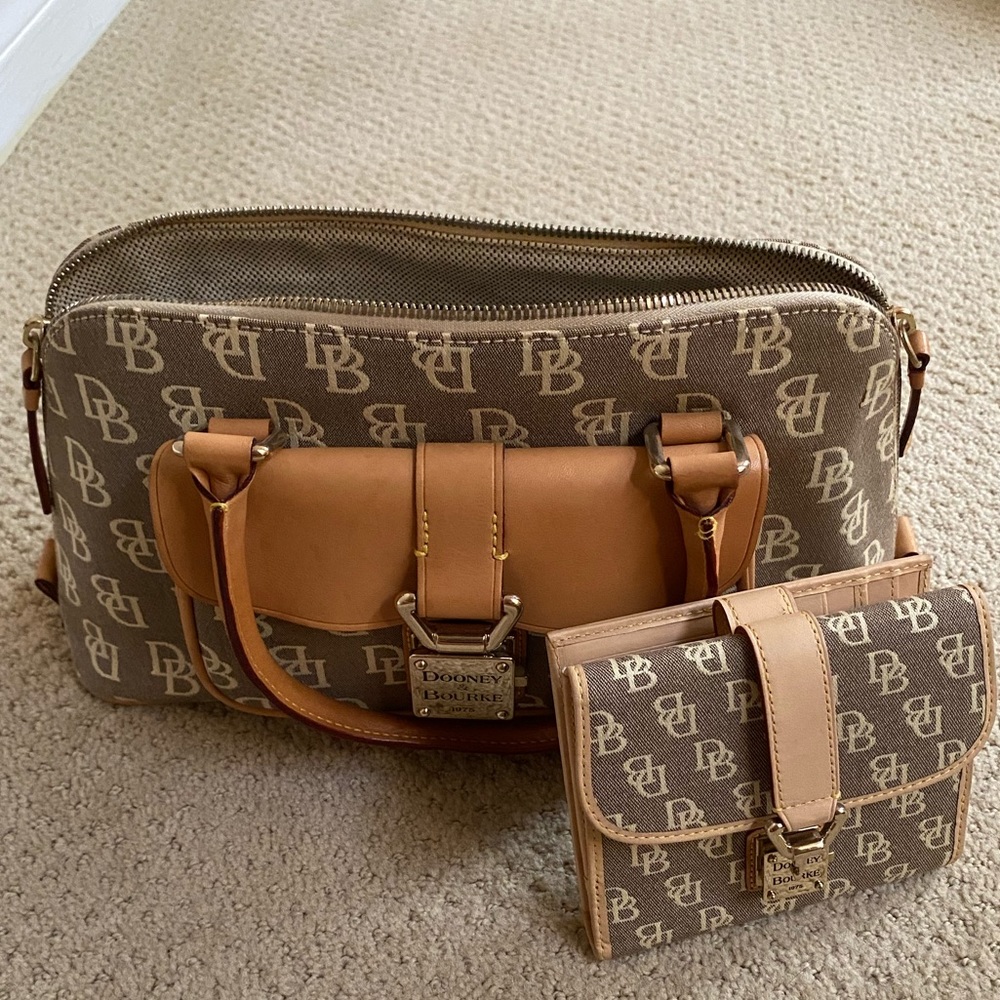 Dooney & Burke Handbag & Wallet